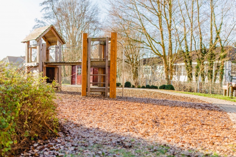Garten, Spielgerät und Rollerbahn